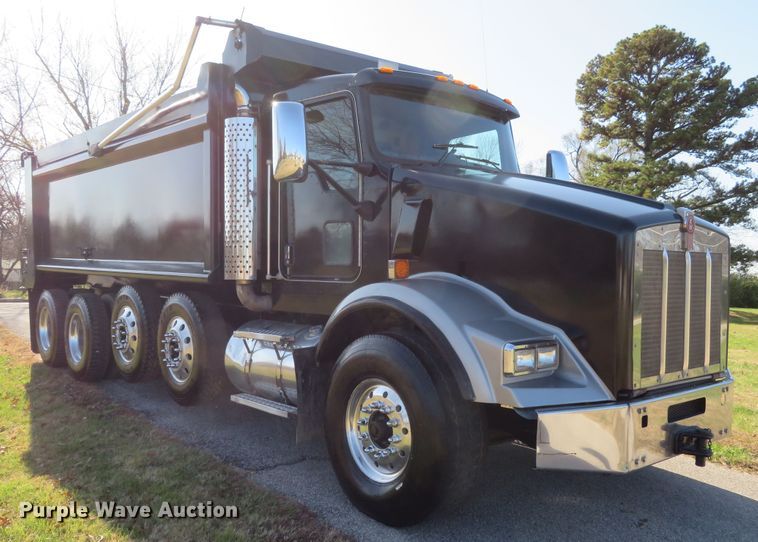 image for item DI3886 2006 Kenworth T800  dump truck