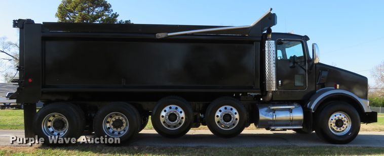 image for item DI3886 2006 Kenworth T800  dump truck