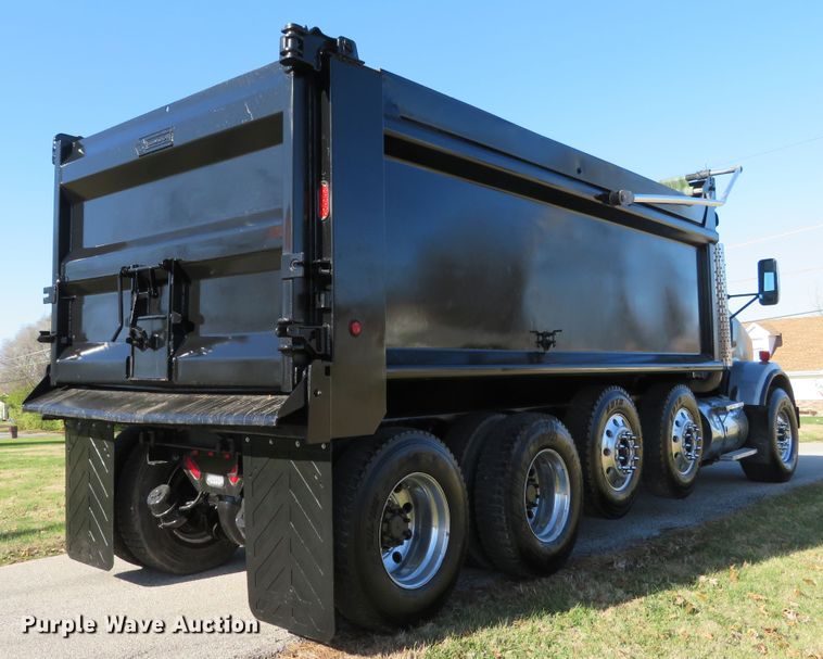 image for item DI3886 2006 Kenworth T800  dump truck