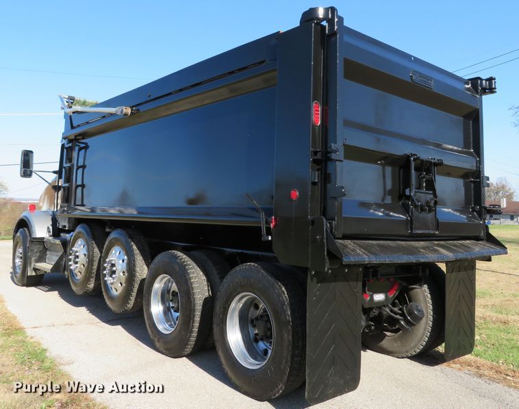 image for item DI3886 2006 Kenworth T800  dump truck