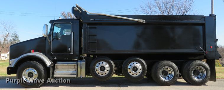 image for item DI3886 2006 Kenworth T800  dump truck