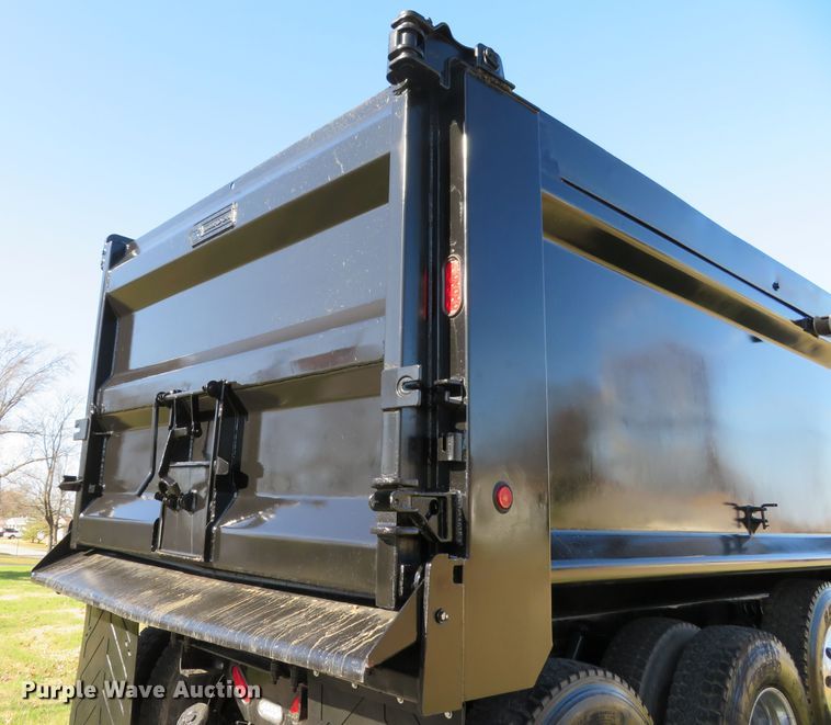 image for item DI3886 2006 Kenworth T800  dump truck