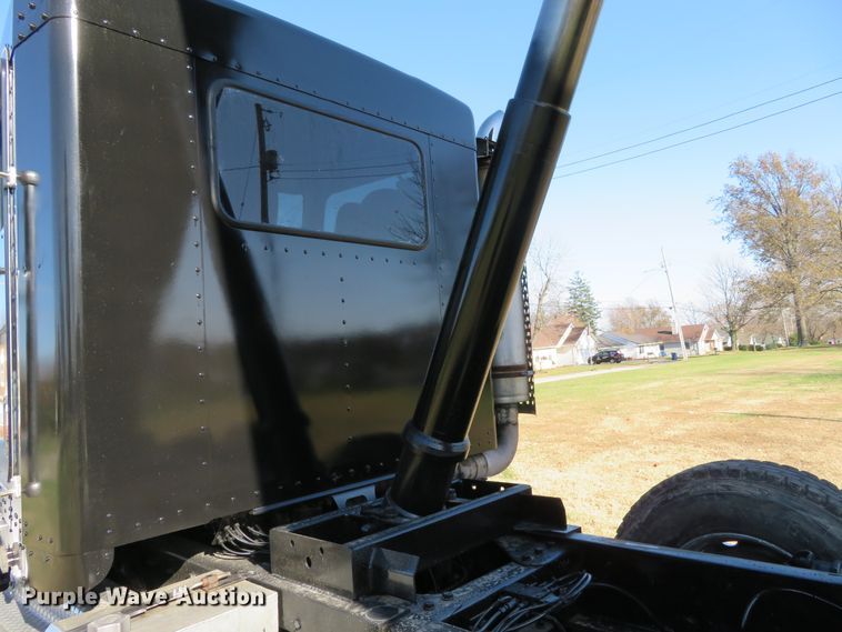 image for item DI3886 2006 Kenworth T800  dump truck