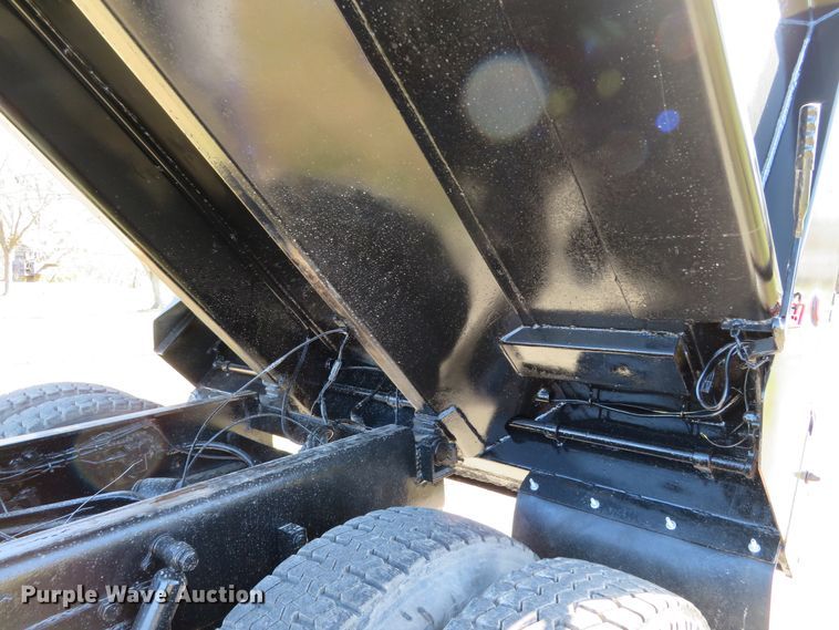 image for item DI3886 2006 Kenworth T800  dump truck