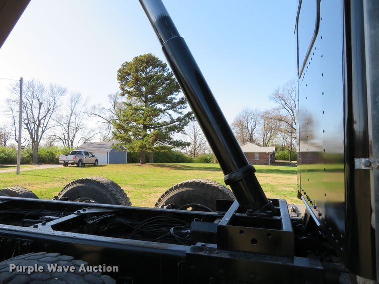 image for item DI3886 2006 Kenworth T800  dump truck