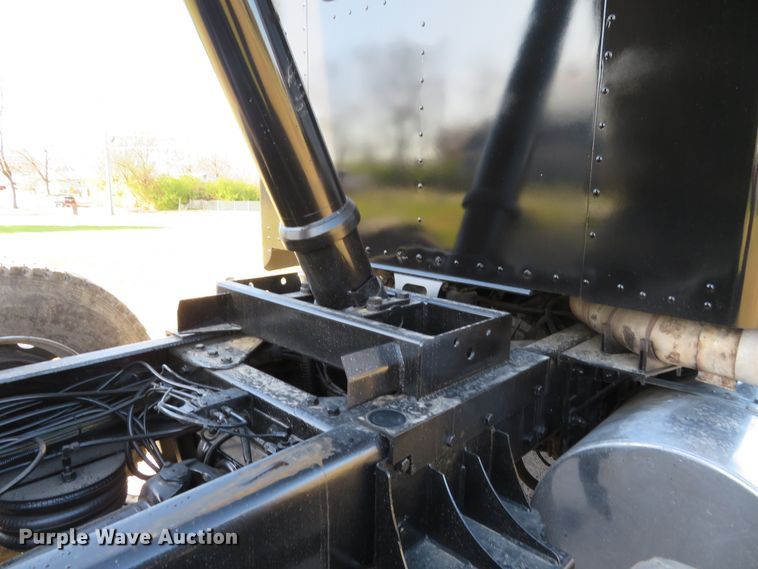 image for item DI3886 2006 Kenworth T800  dump truck