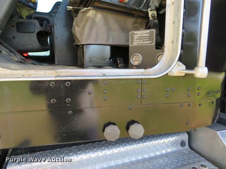 image for item DI3886 2006 Kenworth T800  dump truck