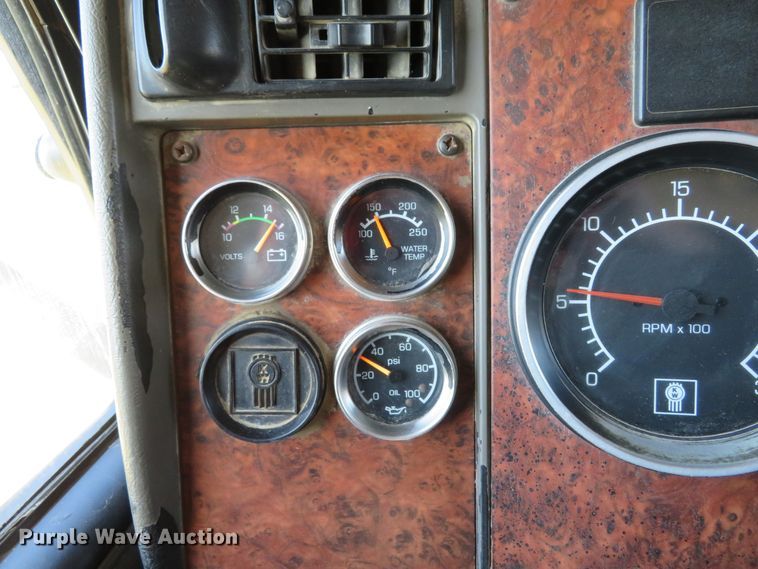 image for item DI3886 2006 Kenworth T800  dump truck