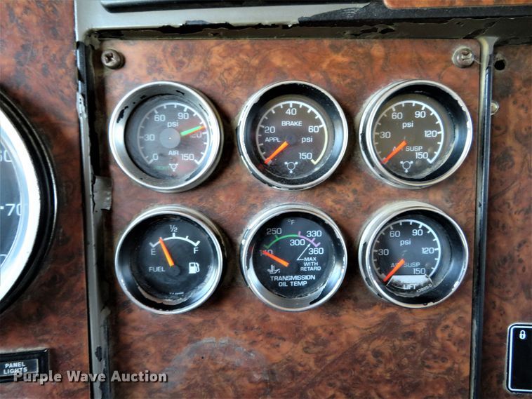 image for item DI3886 2006 Kenworth T800  dump truck