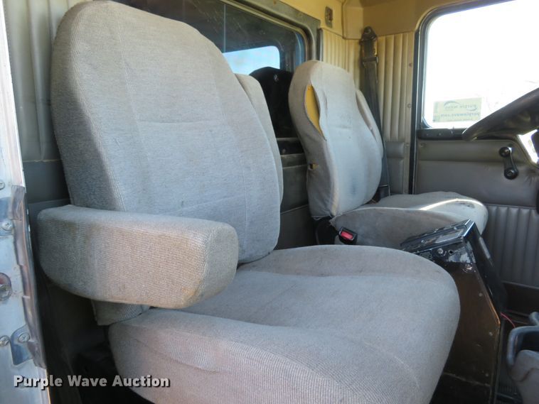 image for item DI3886 2006 Kenworth T800  dump truck