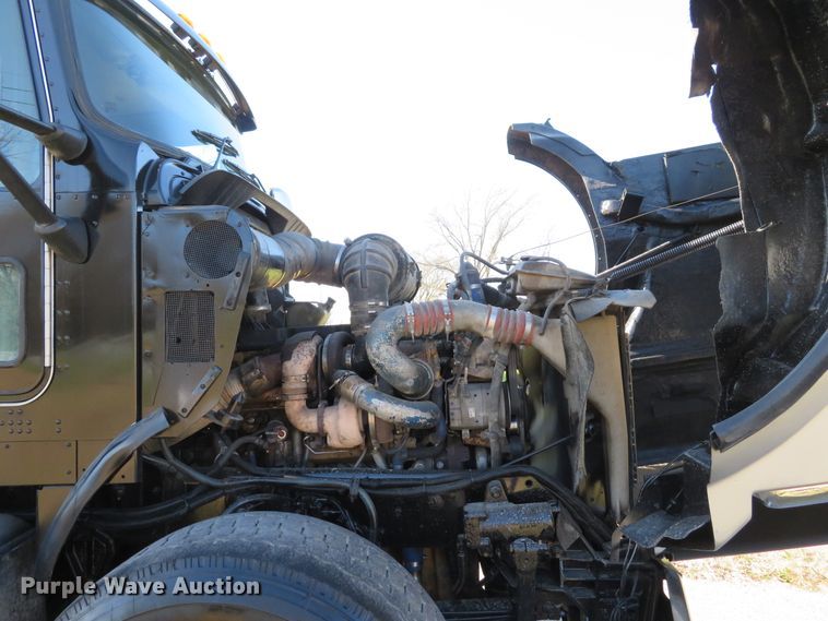 image for item DI3886 2006 Kenworth T800  dump truck