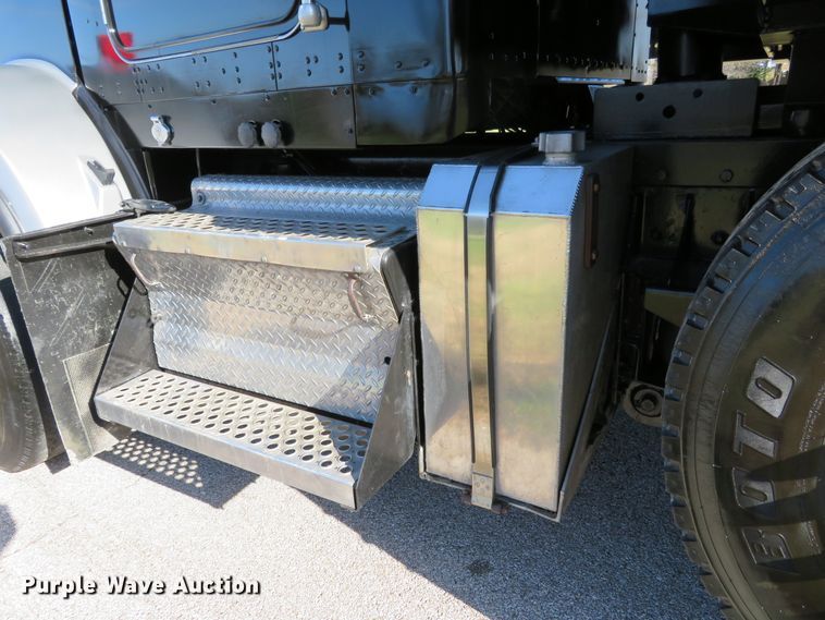 image for item DI3886 2006 Kenworth T800  dump truck