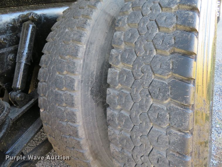 image for item DI3886 2006 Kenworth T800  dump truck