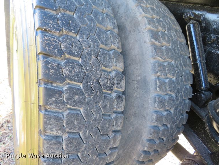 image for item DI3886 2006 Kenworth T800  dump truck