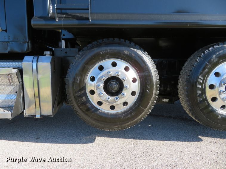 image for item DI3886 2006 Kenworth T800  dump truck