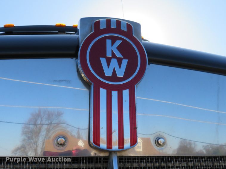 image for item DI3886 2006 Kenworth T800  dump truck