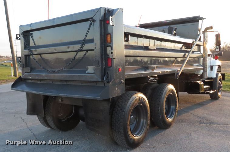 image for item DI3928 2011 International 7500  dump truck