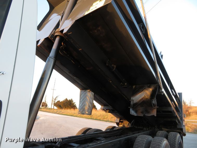 image for item DI3928 2011 International 7500  dump truck