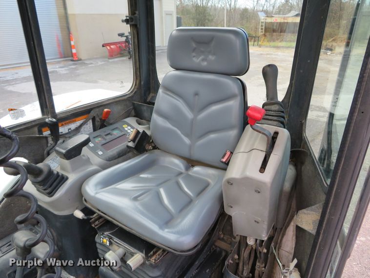 image for item DI3936 2004 Bobcat 430 ZHS  mini excavator