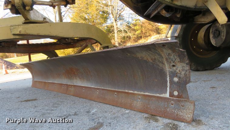 image for item DI3937 Caterpillar 12  rigid frame motor grader