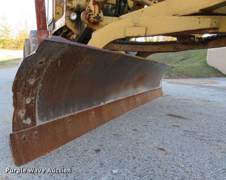 image for item DI3937 Caterpillar 12  rigid frame motor grader