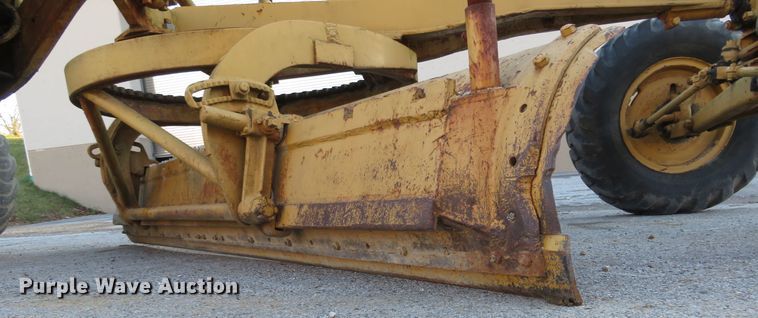 image for item DI3937 Caterpillar 12  rigid frame motor grader