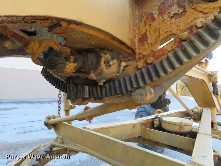 image for item DI3937 Caterpillar 12  rigid frame motor grader