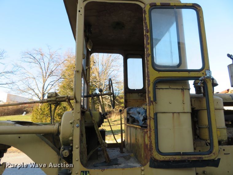 image for item DI3937 Caterpillar 12  rigid frame motor grader