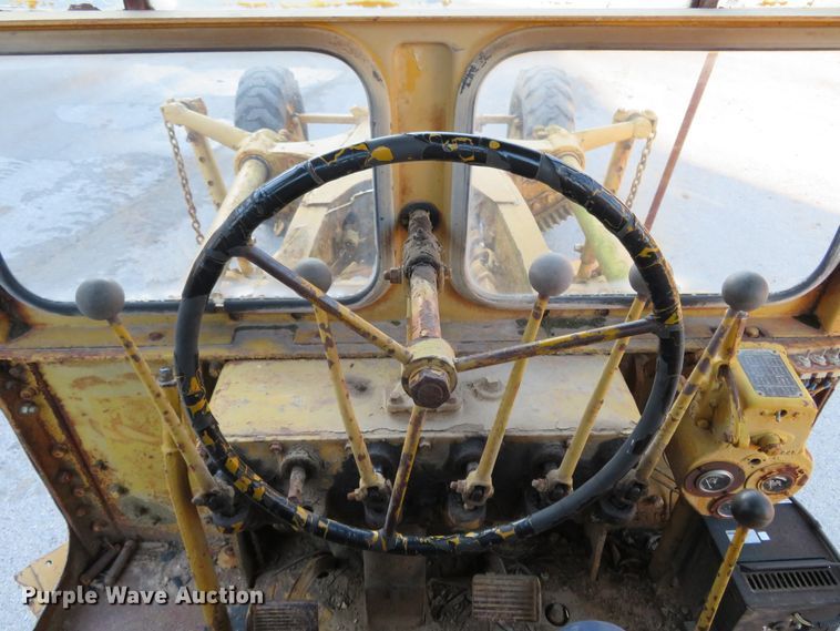 image for item DI3937 Caterpillar 12  rigid frame motor grader