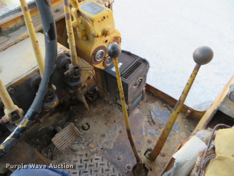 image for item DI3937 Caterpillar 12  rigid frame motor grader