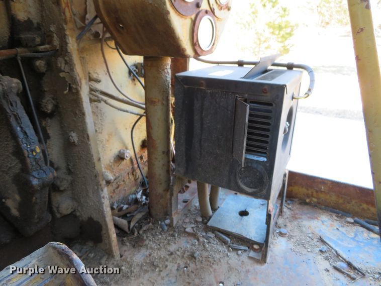 image for item DI3937 Caterpillar 12  rigid frame motor grader