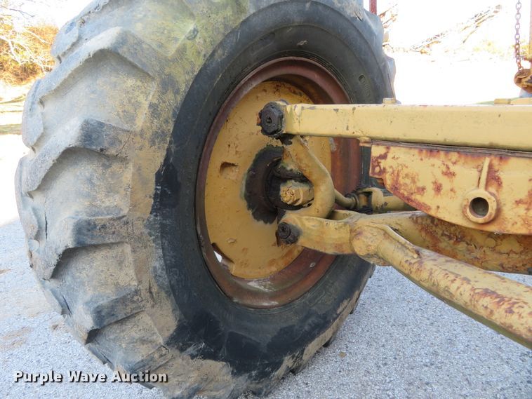 image for item DI3937 Caterpillar 12  rigid frame motor grader