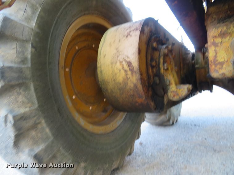 image for item DI3937 Caterpillar 12  rigid frame motor grader