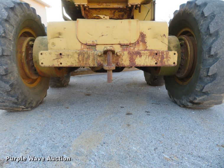 image for item DI3937 Caterpillar 12  rigid frame motor grader