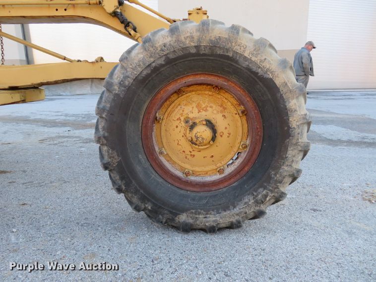 image for item DI3937 Caterpillar 12  rigid frame motor grader