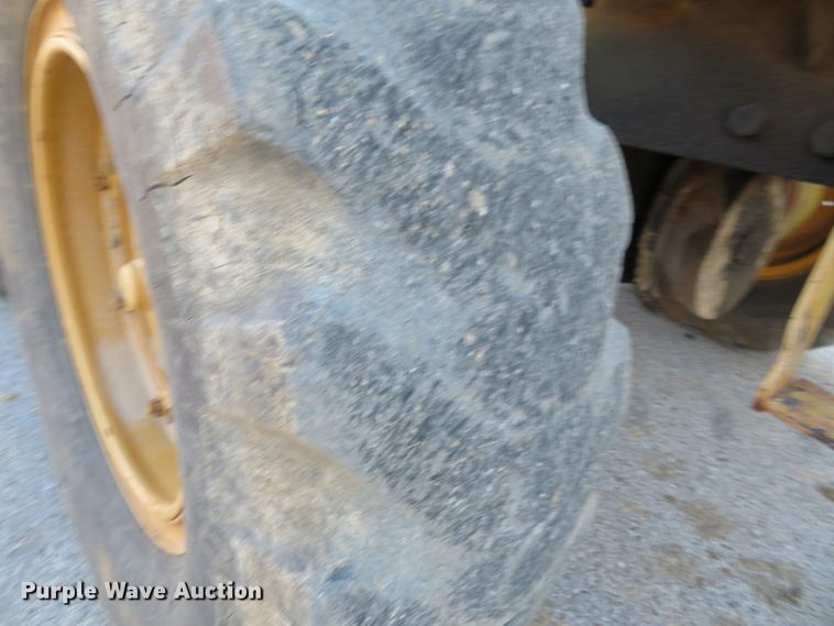 image for item DI3937 Caterpillar 12  rigid frame motor grader