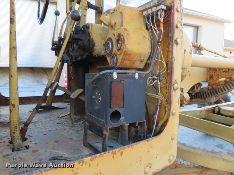 image for item DI3937 Caterpillar 12  rigid frame motor grader