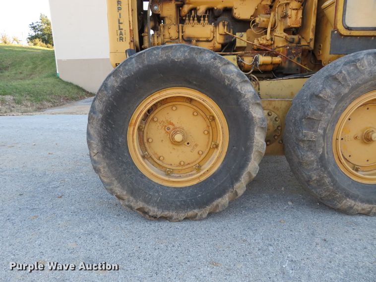 image for item DI3937 Caterpillar 12  rigid frame motor grader