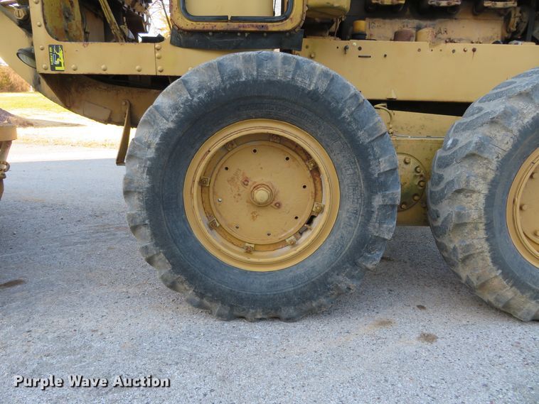 image for item DI3937 Caterpillar 12  rigid frame motor grader