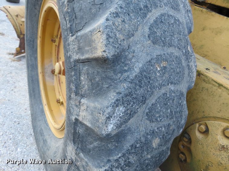 image for item DI3937 Caterpillar 12  rigid frame motor grader