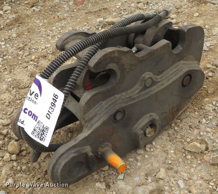 image for item DI3946 2013 Volvo 8292430 excavator hydraulic quick coupler