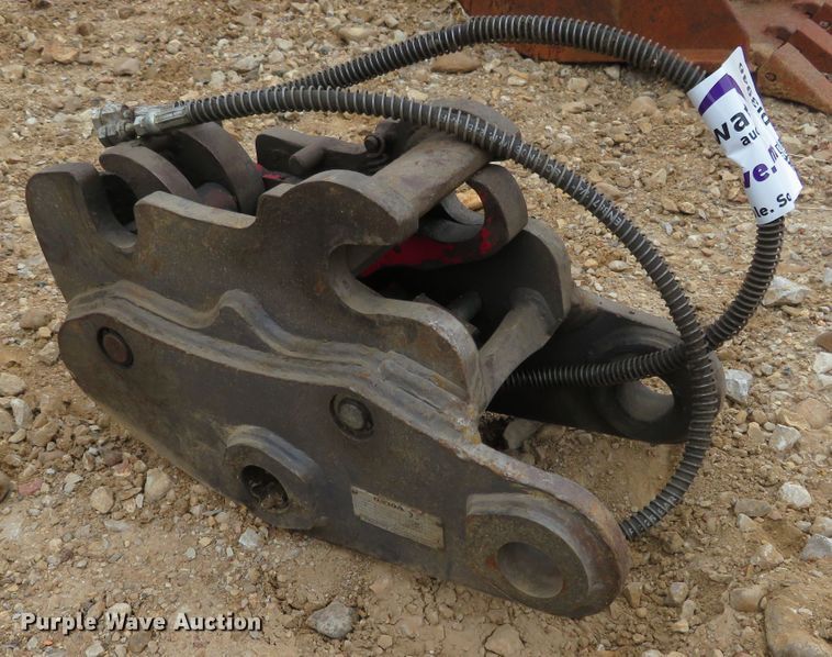 image for item DI3946 2013 Volvo 8292430 excavator hydraulic quick coupler