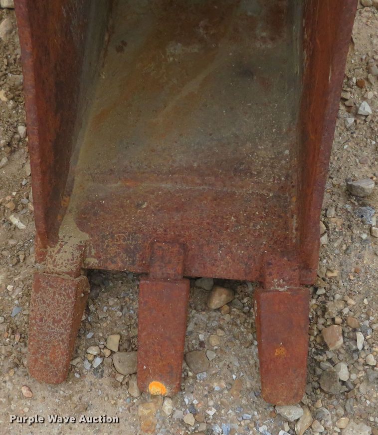 image for item DI3947 Werk-Brau 12"W excavator bucket
