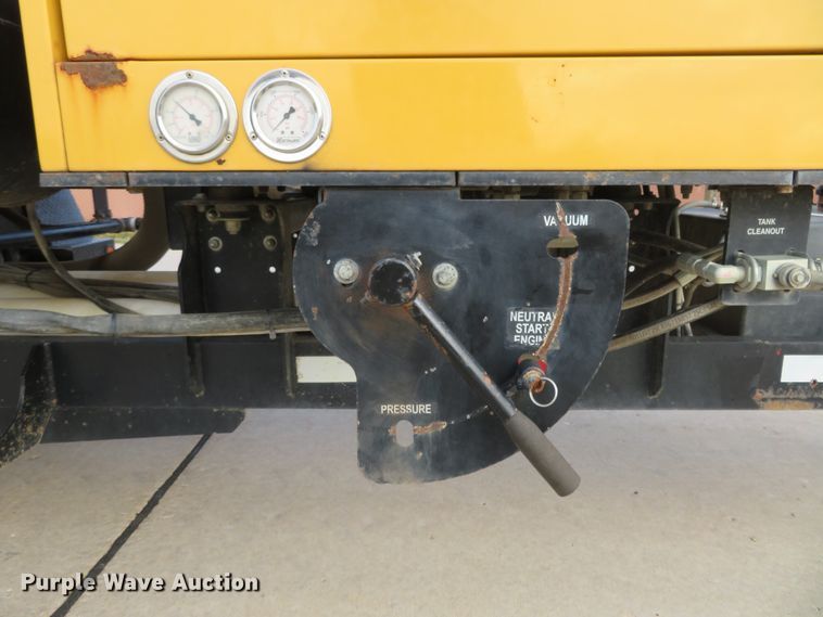 image for item DI3952 2012 Vermeer V800LEHD vacuum excavator