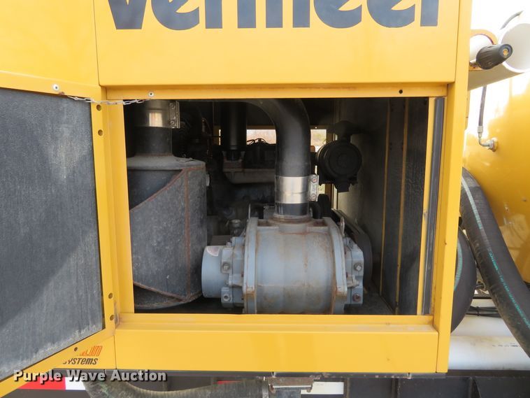 image for item DI3952 2012 Vermeer V800LEHD vacuum excavator
