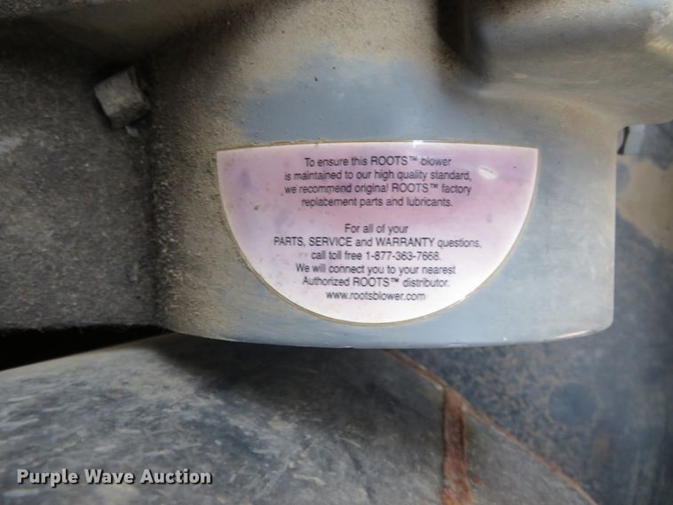 image for item DI3952 2012 Vermeer V800LEHD vacuum excavator