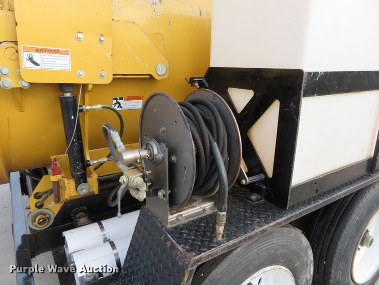 image for item DI3952 2012 Vermeer V800LEHD vacuum excavator