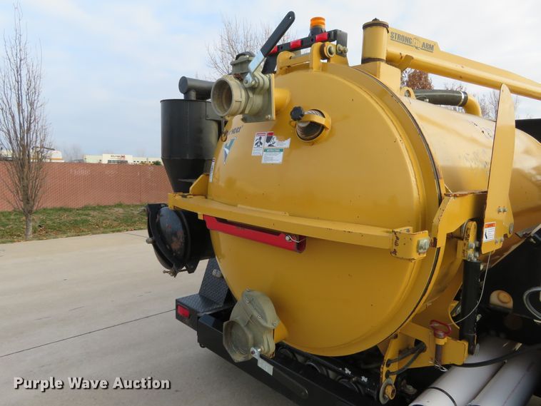 image for item DI3952 2012 Vermeer V800LEHD vacuum excavator