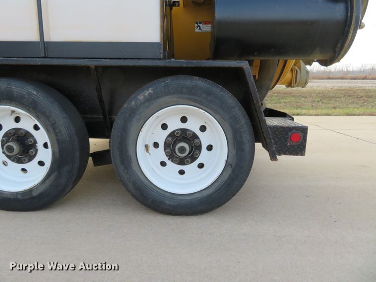 image for item DI3952 2012 Vermeer V800LEHD vacuum excavator