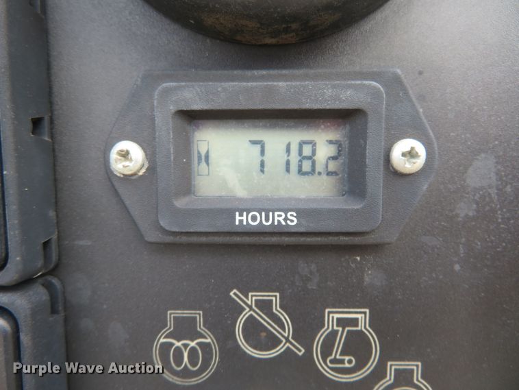 image for item DI3953 2014 Vermeer V800LEHD vacuum excavator